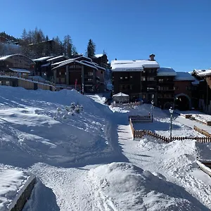 https://joli-2-pieces-au-pied-des-pistes-la-plagne.hotels-rhonealpes.com