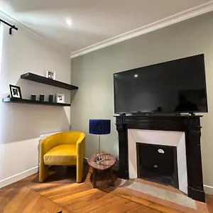 https://hotel-charmant-appartement-dans-un-particulier.fr-paris.fr