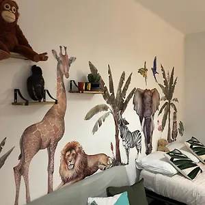 https://cosy-studio-with-terrace-retreat.fr-paris.fr